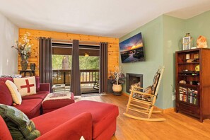 TV, fireplace - Sierra Pines Retreat – Sleeps 6! (Incline Village)