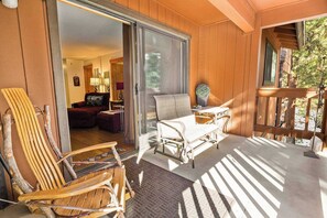 Terrace/patio - Sierra Pines Retreat – Sleeps 6! (Incline Village)