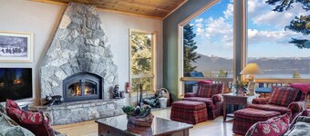 Lakeview Hideaway – 3BDR for 8 w/ Private Hot Tub!