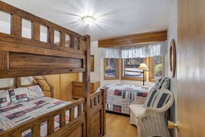 3 dormitorios, tabla de planchar con plancha, wifi y ropa de cama