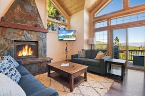 TV, fireplace, stereo