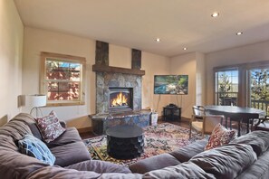 TV, fireplace, stereo - Hilltop Hideaway w/ Game Room & Forest Views! (Truckee)