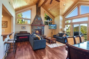 TV, fireplace, stereo - Hilltop Hideaway w/ Game Room & Forest Views! (Truckee)