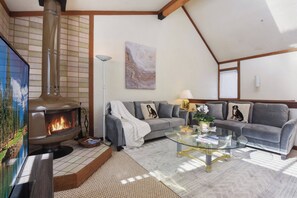 TV, fireplace, DVD player