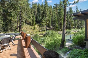 Property grounds - Joy on the River – Stunning Waterfront Home for 10 (Olympic Valley)