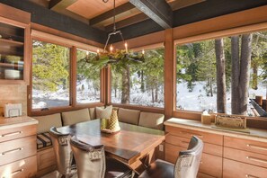 Dining - Joy on the River – Stunning Waterfront Home for 10 (Olympic Valley)