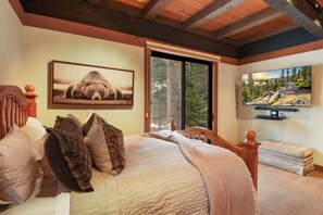 4 bedrooms, iron/ironing board, WiFi, bed sheets - Joy on the River – Stunning Waterfront Home for 10 (Olympic Valley)