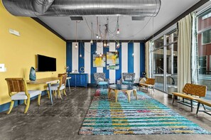 Dining - Landing | Amazing 2BD, Gym, Pool (Dallas)