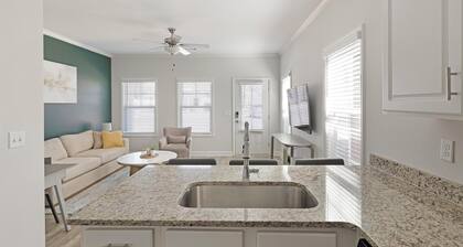 Landing | Incredible 1BD, Gym, Pool