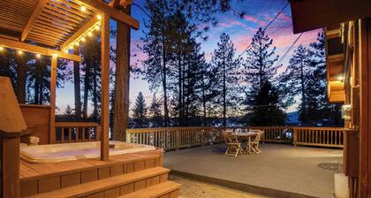Mountainside Overlook | Lake Views, Tree House & Hot Tub