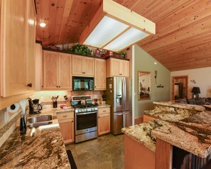 Fridge, microwave, oven, stovetop - Lux Leisure | Game Room & More! (Truckee)