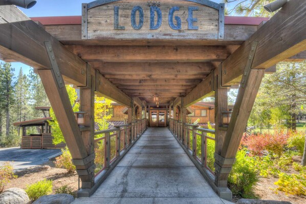 Property grounds - Cedar Chateau w/ Game Room & HOA Access! (Truckee)