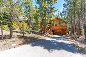 Exterior - Cedar Chateau w/ Game Room & HOA Access! (Truckee)