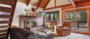 Moose Cabin | Year-Round Outdoor Fun w/ BBQ