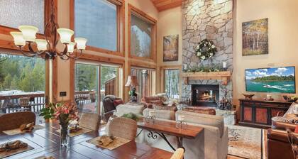 Wulf's Lodge at Olympic Valley | Unwind in Hot Tub!