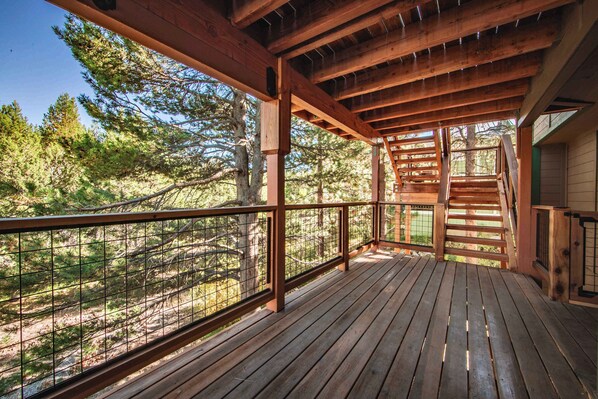 Terrace/patio - Bearfoot Lodge | Near Fishing and Hiking (Truckee)