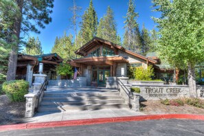 Exterior - Bearfoot Lodge | Near Fishing and Hiking (Truckee)