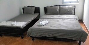 標準三人房 | 免費 Wi-Fi