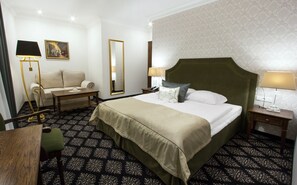 Minibar, bureau, Wi-Fi gratuit, draps fournis