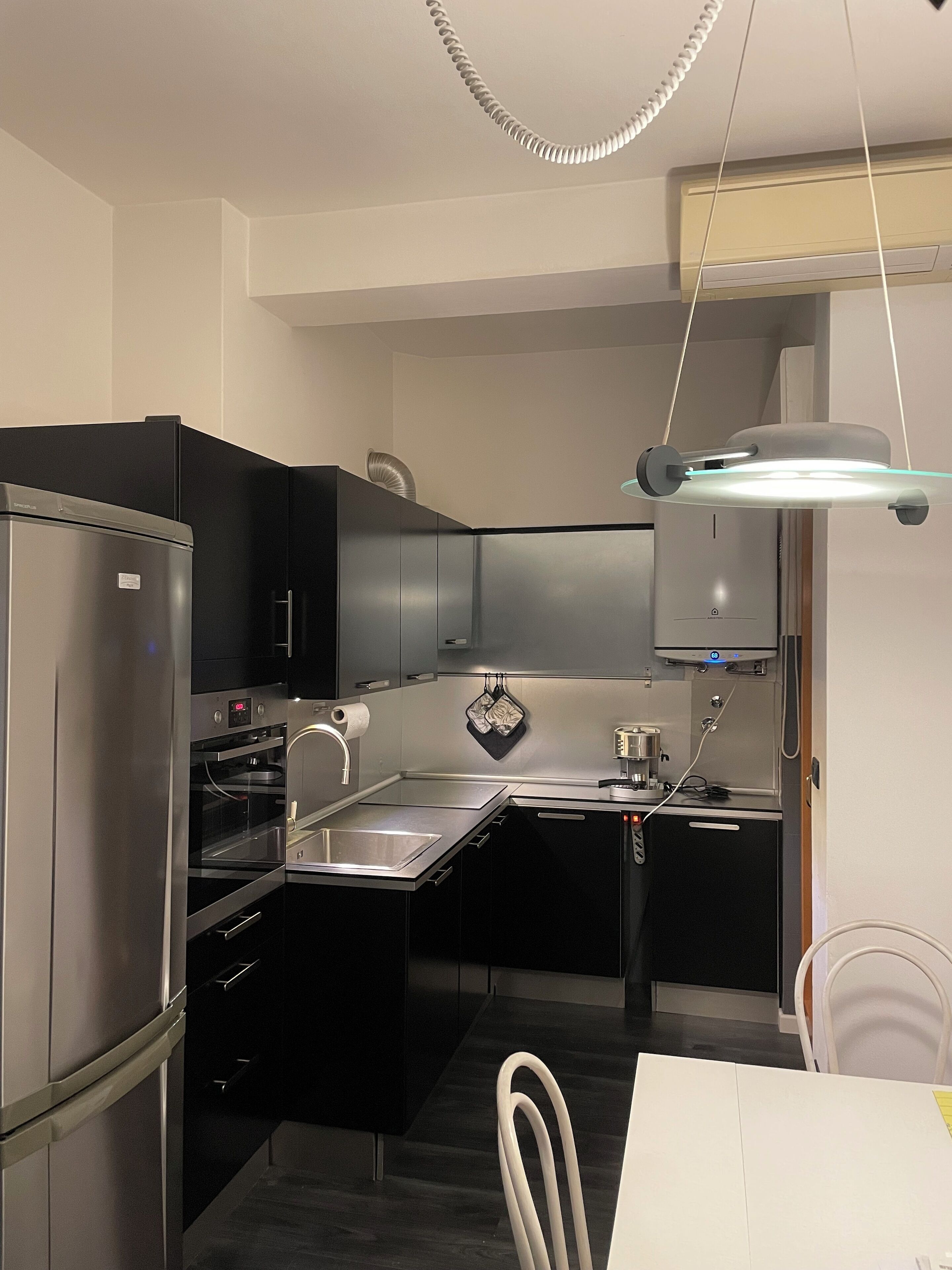 Køleskab, ovn, kogeplade, opvaskemaskine