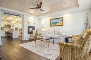 Smart-TV, Kamin, Bücher