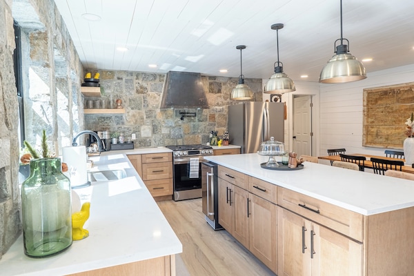 Kylskåp, ugn, spishäll och diskmaskin