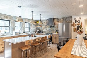 Kühlschrank, Ofen, Herdplatte, Geschirrspüler