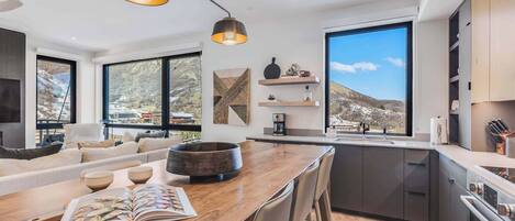 Kühlschrank, Herdplatte, Geschirrspüler