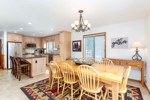 Dining - JACK01 - Family Friendly Sunriver Getaway (Sunriver)