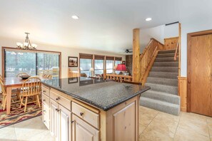 Interior - JACK01 - Family Friendly Sunriver Getaway (Sunriver)