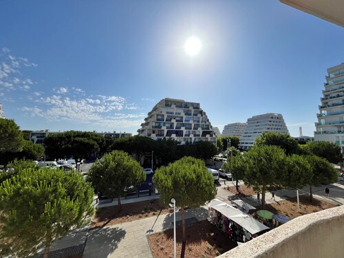 Downtown apartment - 2 min from the beach