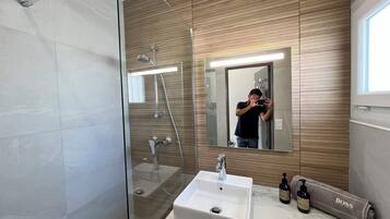 Douche, papier toilette