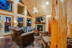 Smart-tv, een open haard, videospelletjes en een dvd-speler