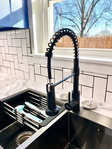 12 Minutes from Crossbar and Turner Falls, Sleeps up to 10, Fast Wi-Fi