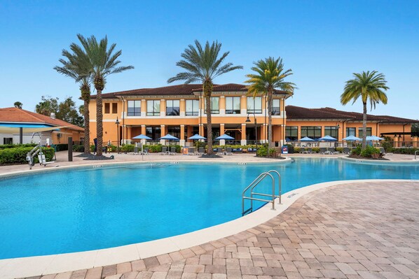 Pool - Spacious 3BD/3BA Townhome in Prime Location (Kissimmee)