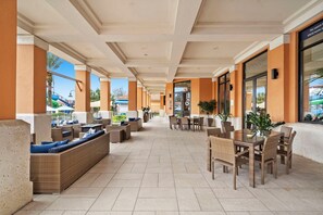 Outdoor dining - Spacious 3BD/3BA Townhome in Prime Location (Kissimmee)