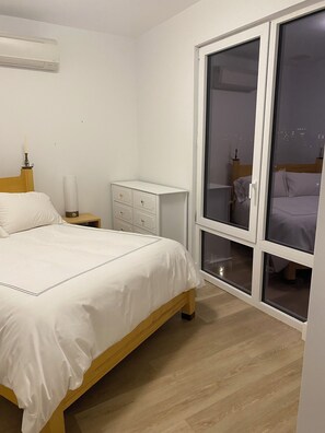 2 sovrum, skrivbord, gratis wi-fi och sängkläder