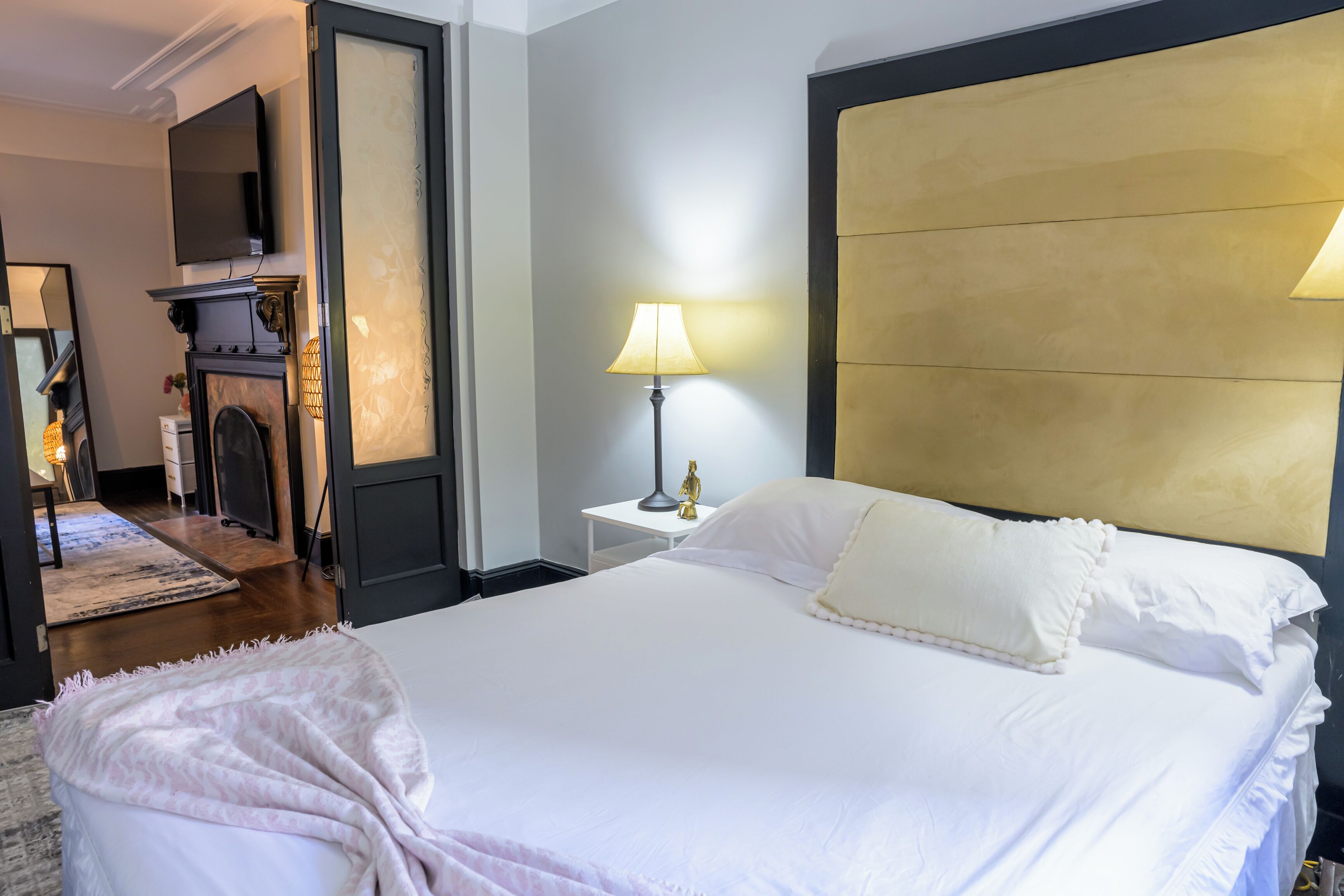 2 chambres, fer et planche à repasser, Wi-Fi, draps fournis