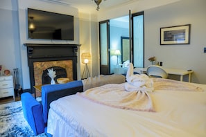 2 chambres, fer et planche à repasser, Wi-Fi, draps fournis