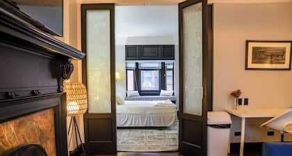 Delightful 2-bedroom apartment with AC, fitness room in vibrant New York