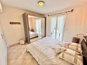 4 bedrooms, WiFi, bed sheets