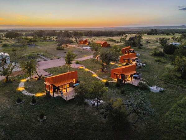 Exterior - Luxury cabin in the center of the Texas Wine Country; large private porch w/hot tub, gas grill and fire pit; pet friendly (Stonewall)