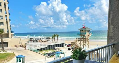 NEW Charming Ocean View Studio in Daytona Beach!