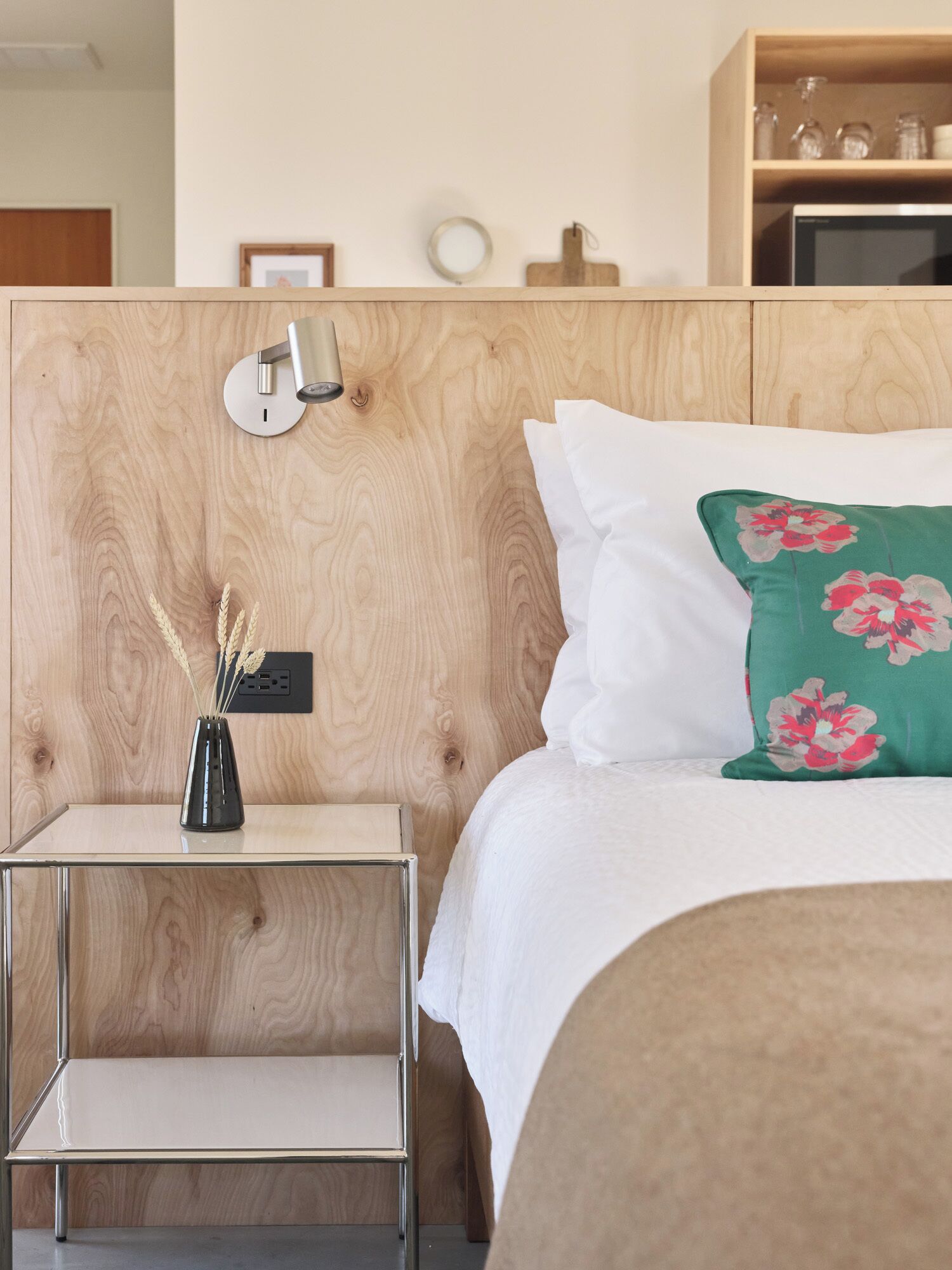 Free WiFi, bed sheets