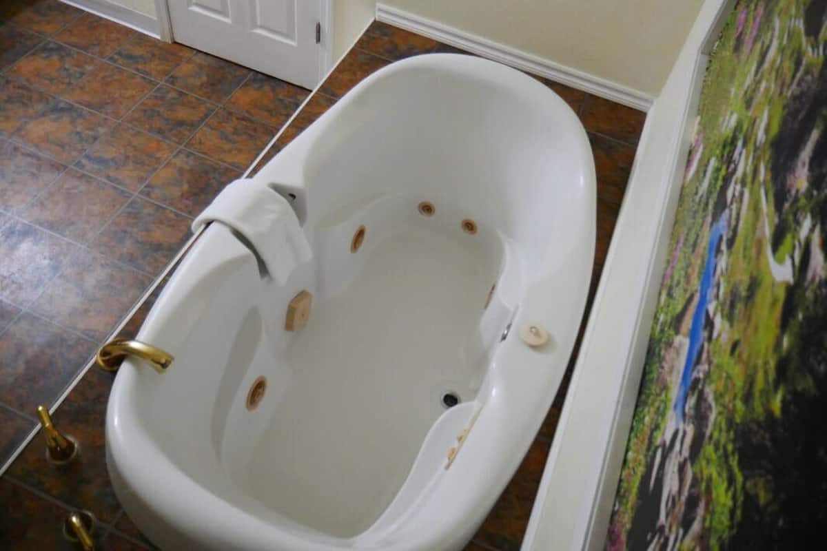 Camera Premium, 1 letto king, idromassaggio | Vasca idromassaggio