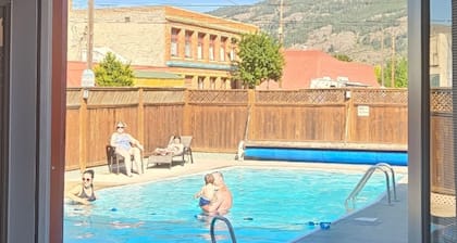 Camaray Motel