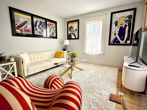 Smart TV - Arcata Gem steps from downtown (Arcata)