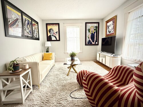 Arcata Gem steps from downtown