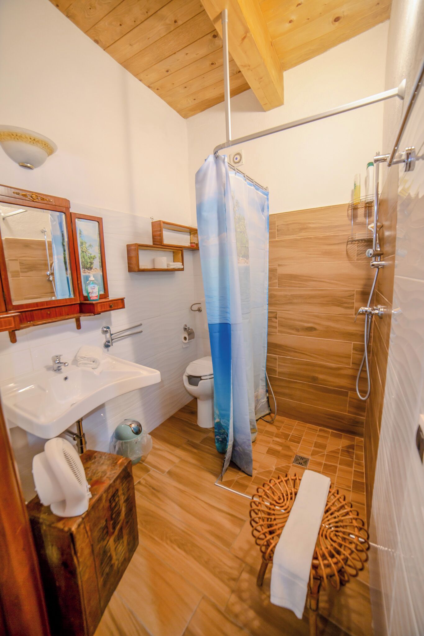 Suite | Badezimmer | Haartrockner, Handtücher, Seife, Shampoo