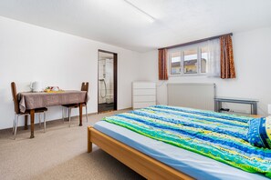 1 bedroom, WiFi, bed sheets